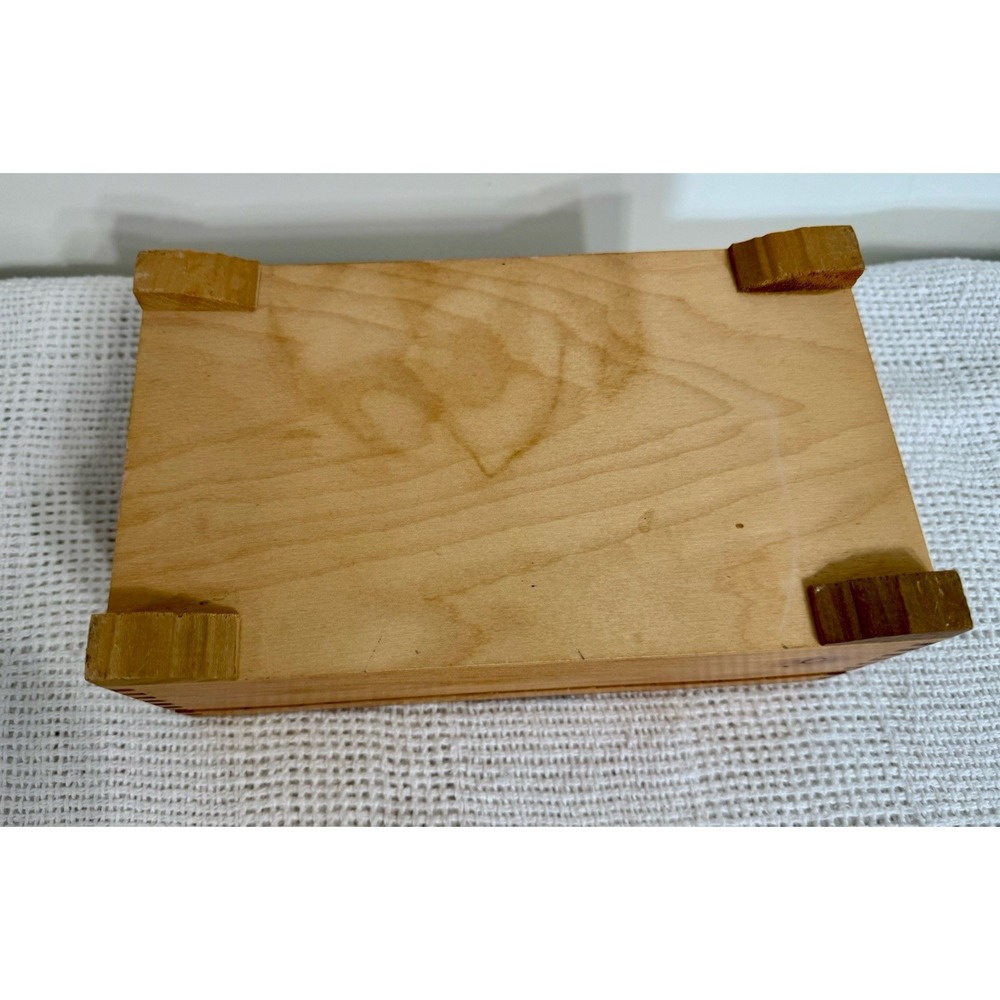 Vtg Wood 1950s Carved Candy Jewelry Box Floral Lid Inset Mirror Dovetailed - Picture 5 of 8